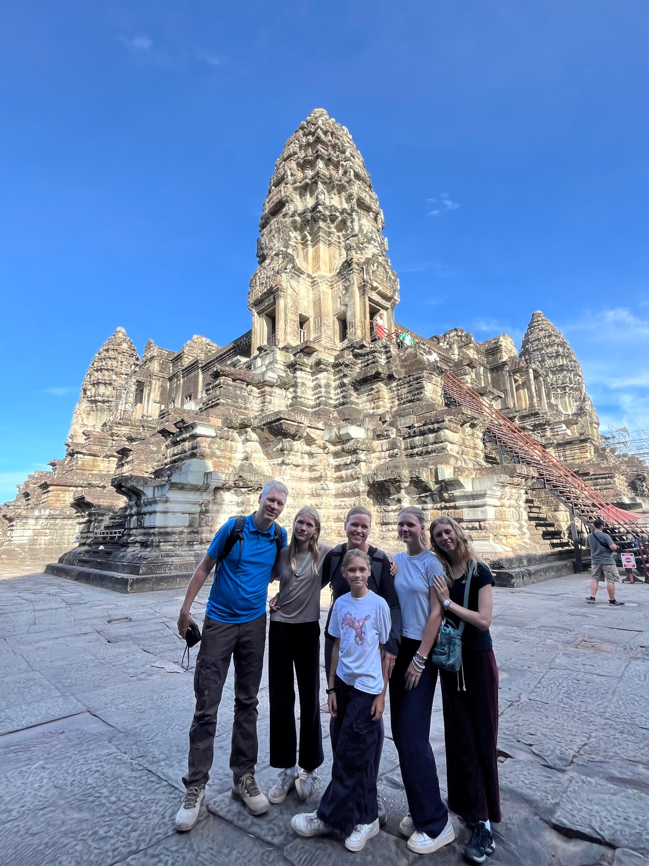 Angkor Wat temples and Kampong Phluk floating&nbsp;village